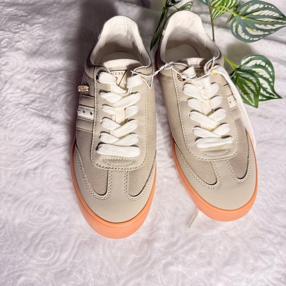 GUESS Green Suede Sneakers Women’s Size 8 NWT - Picture 8 of 10